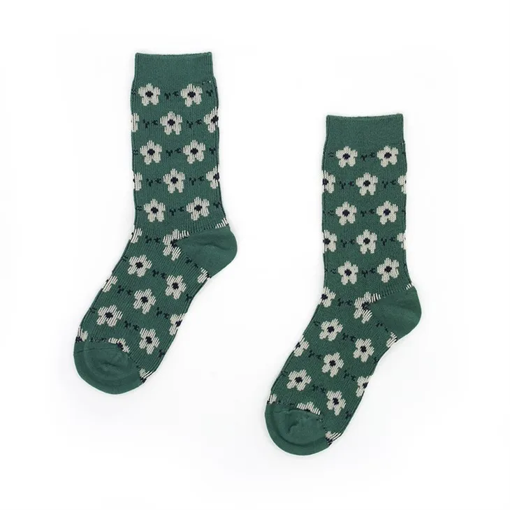 Siyahımsı Yeşil Çiçekli Çorap